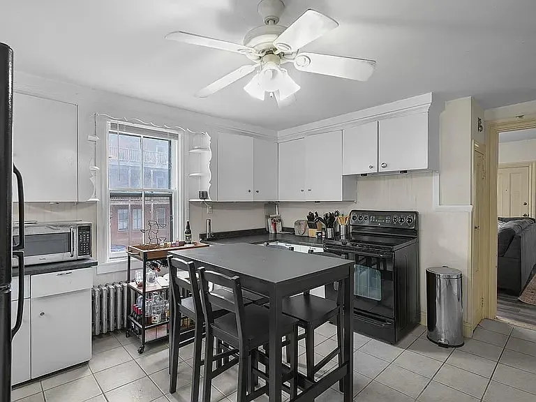281 Williams St #2 — Photo 2