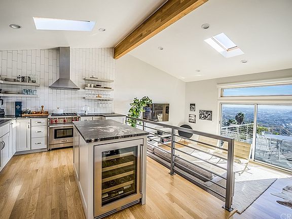 4th image of 1048 W Avenue 37