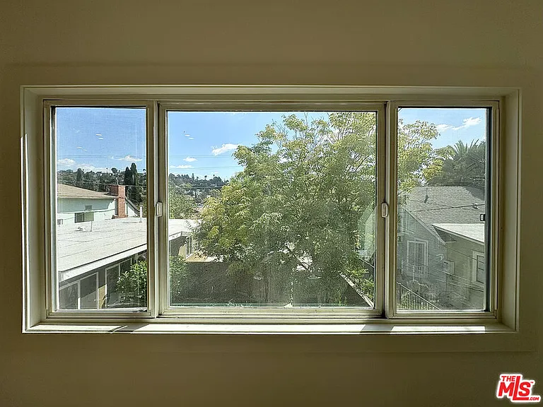 1405 Talmadge St #3 — Photo 8