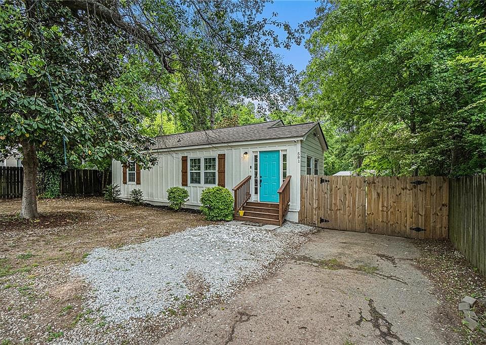 1st image of 581 Taylor Dr SE