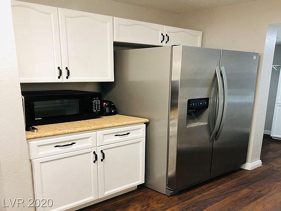 2nd image of 8440 Majestic View Ave
