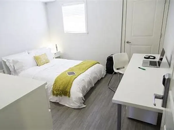 2023 Simcoe St N #208, Oshawa, ON L1G 0C6