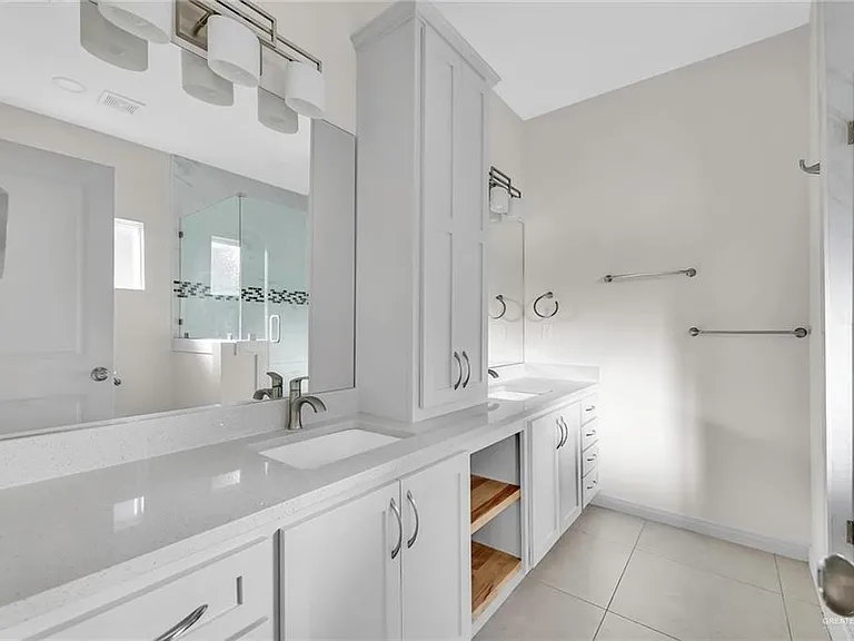 1202 S Linda St — Photo 11