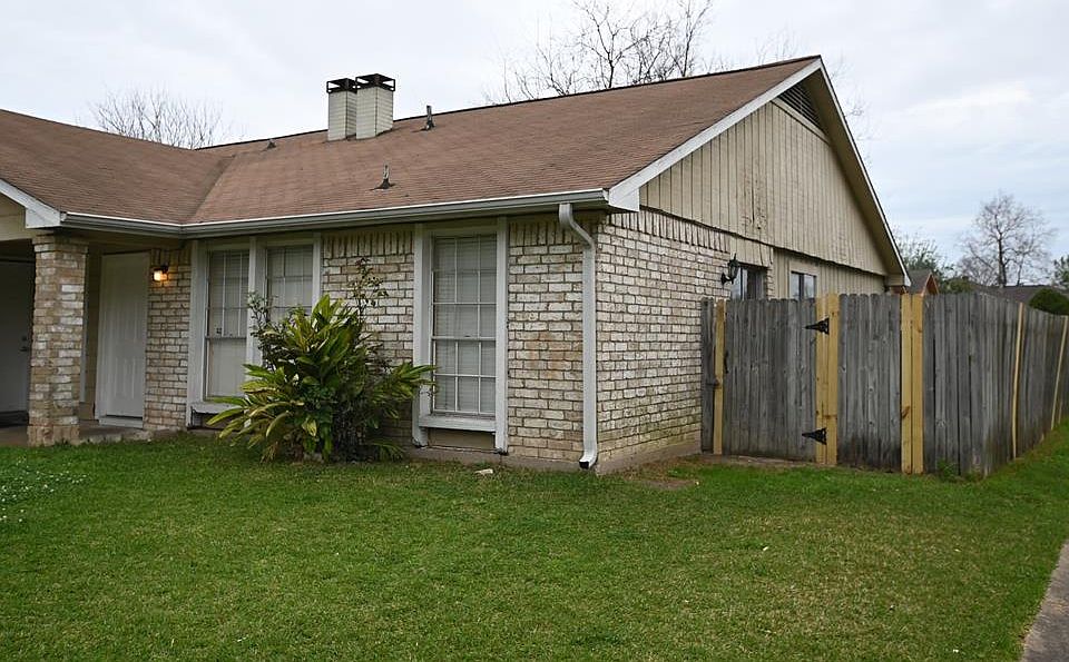 1st image of 11202 Pender Ln