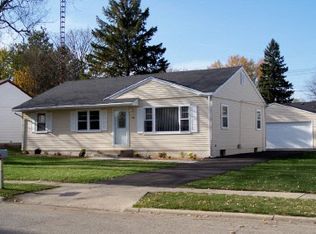 2014 Meadow Dr, Beloit, WI 53511