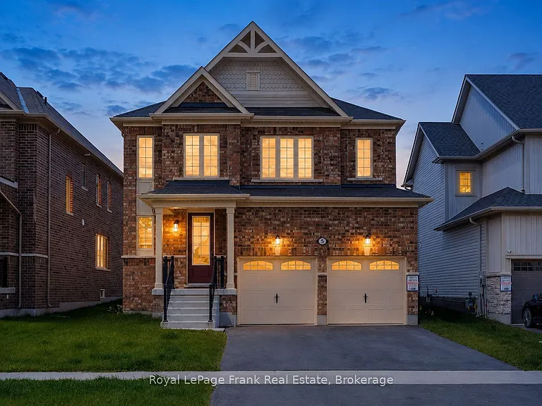 5 Hennessey Cres — Photo 1