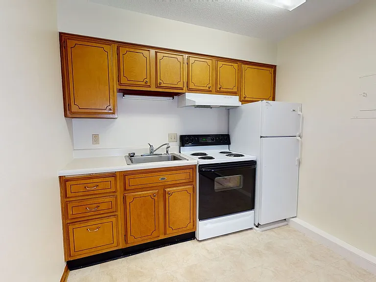 Kenny Avenue Apartments — Photo 1