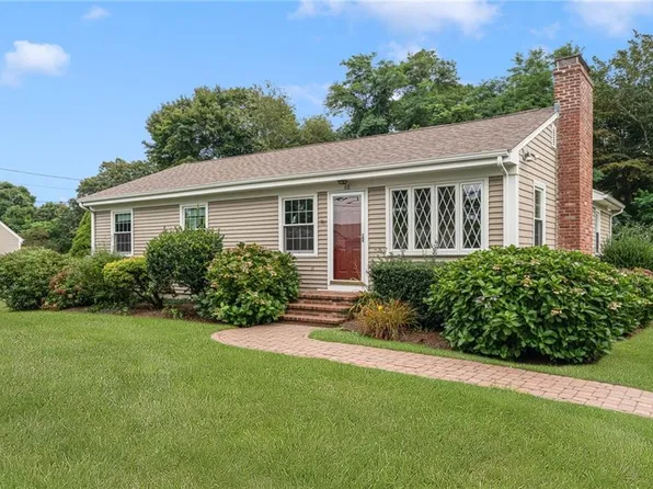 66 Berry Ln, Bristol, RI 02809