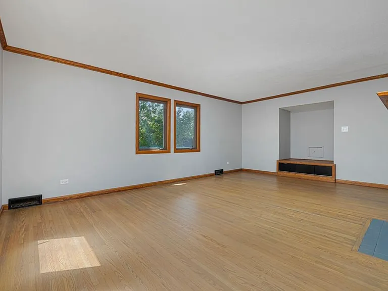 4818 W Jefferson Blvd — Photo 5