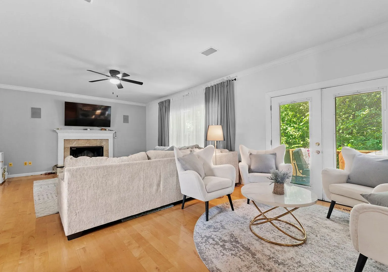Spacious 5-Bedroom Executive Rental in Desirable Wildwood — Photo 4