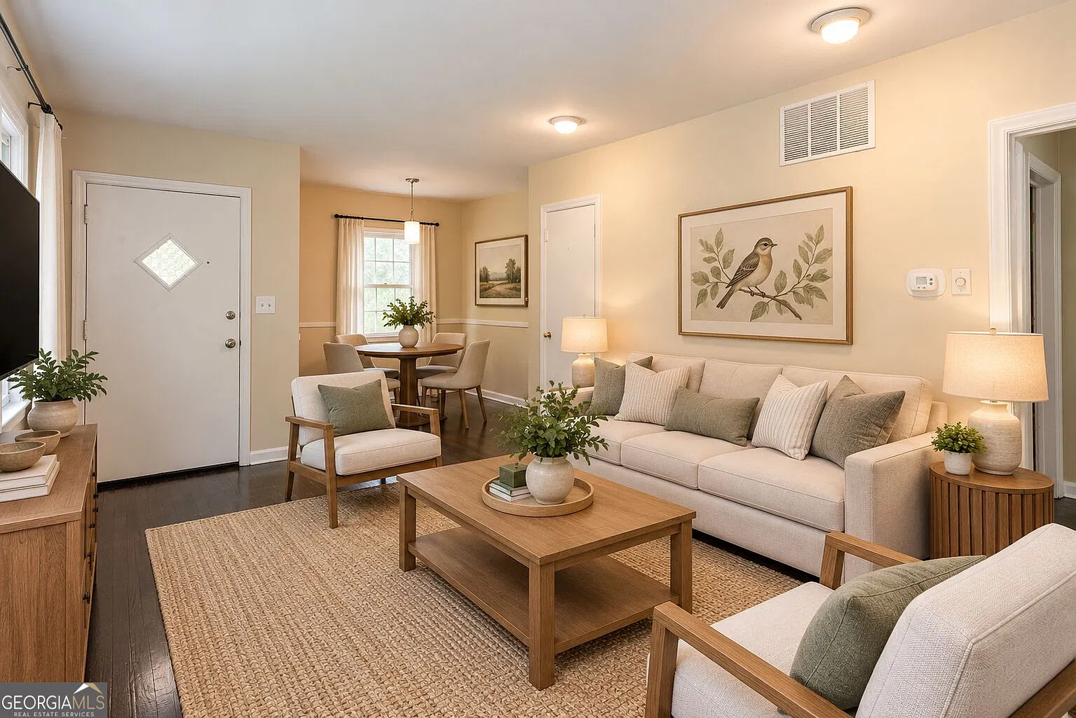 3 bed, 1.0 bath, 996 sqft, $1,565 — Photo 3
