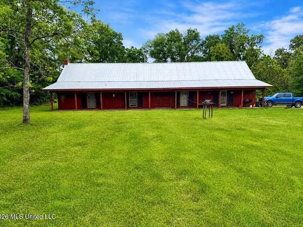 1077 Cleveland St, Hazlehurst, MS 39083