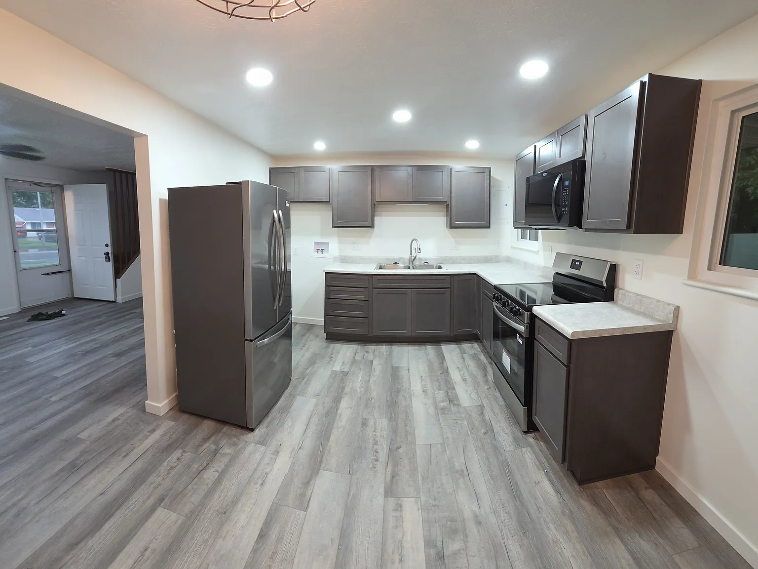 4 bed, 1265 sqft, $1,900 — Photo 4