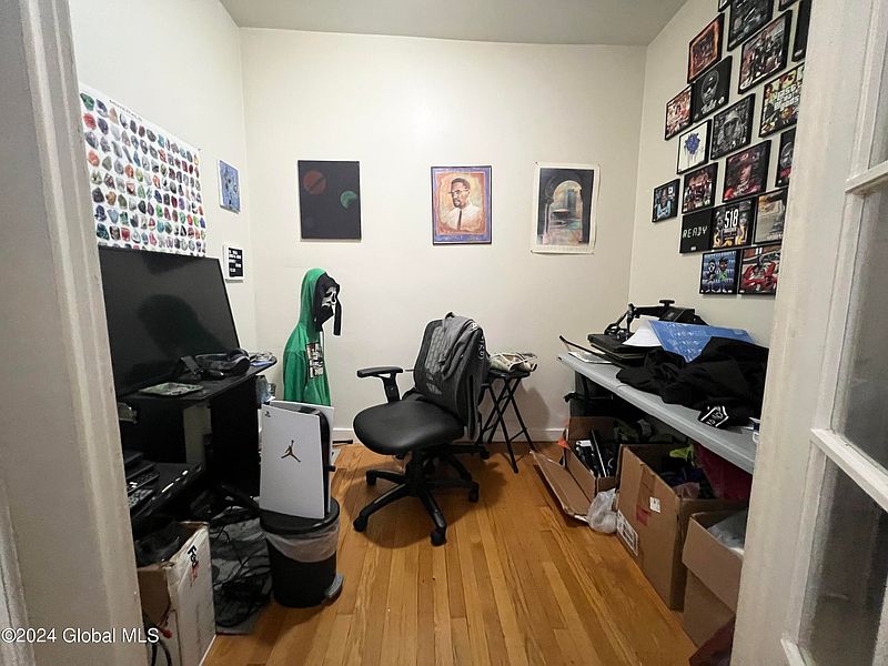 5th image of 432 Clinton Avenue