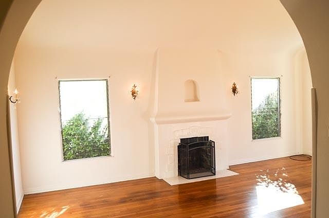 1st image of 438 N Martel Ave