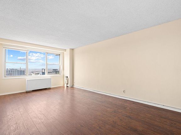 3rd image of 225 Saint Pauls Ave APT 9B
