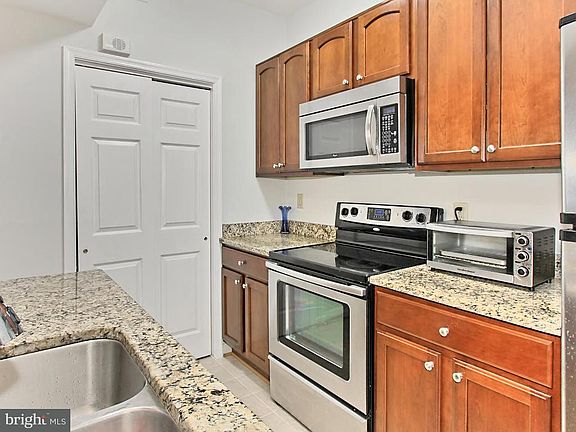 3rd image of 3916 Penderview Dr APT 408