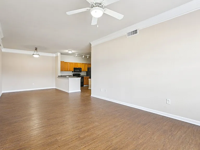 River Valley Apartments — Photo 28