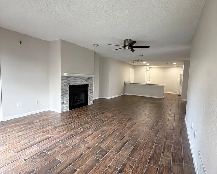 1913 Wyatt Dr — Photo 3