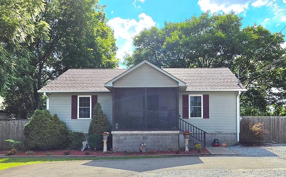 1st image of 722 Williams St