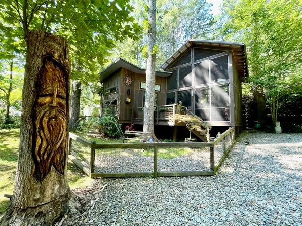 97 Fairway Dr, Black Mountain, NC 28711