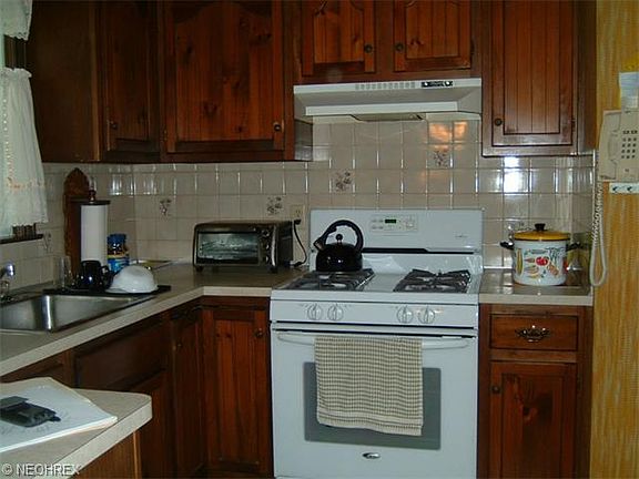 4th image of 222 Mansell Dr