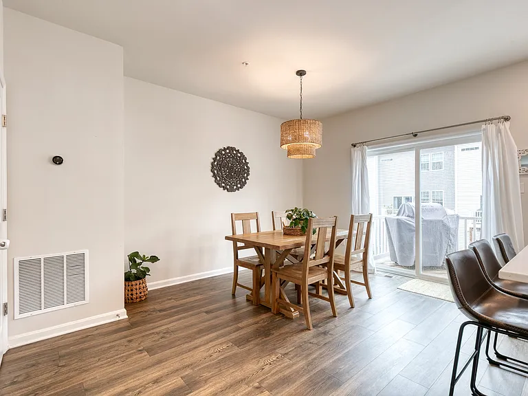 2050 Hinshaw Dr — Photo 27