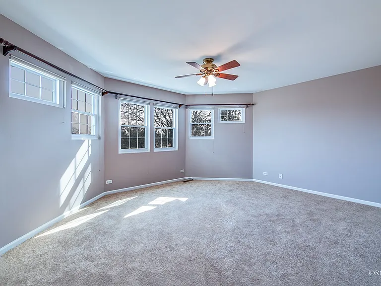 344 Kildare Ct — Photo 16