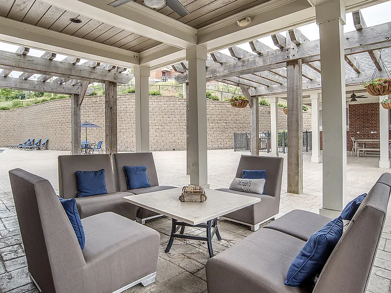 The Heights Apartments — Photo 3
