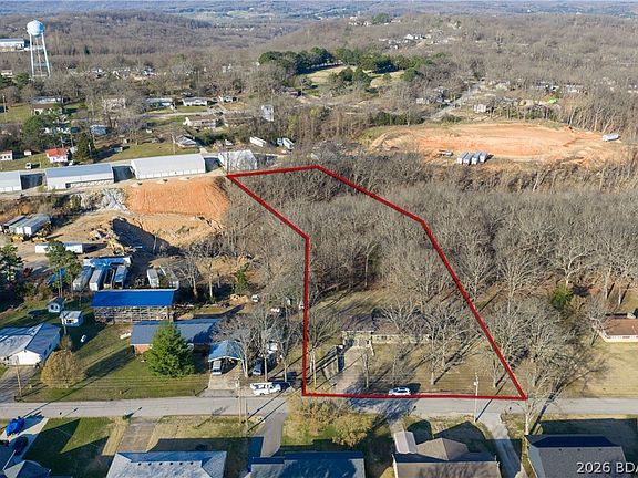 3rd image of 155 Lake Rd