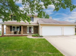 36 Aberdeen Way, Bloomington, IL 61704