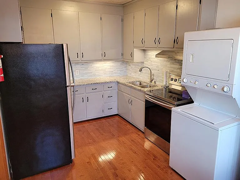 12 N Hanover St #2 — Photo 2