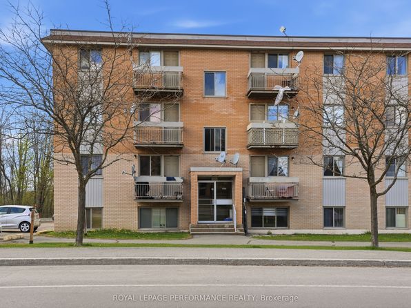 998 Cartier Blvd #8, Hawkesbury, ON K6A 1W7