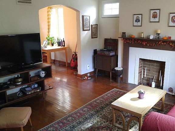 3rd image of 3056 Sunset Dr