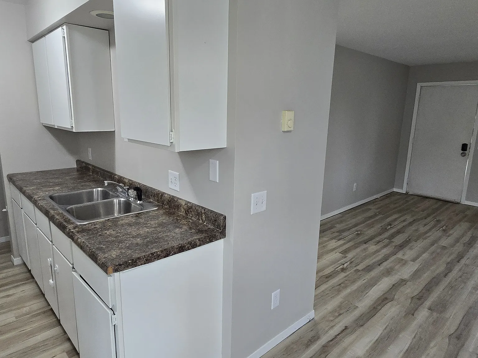2 bed, 750 sqft, $900 — Photo 4