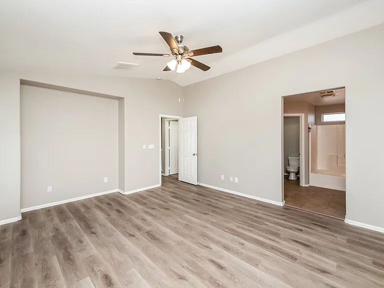 8437 Spencer Canyon St — Photo 8