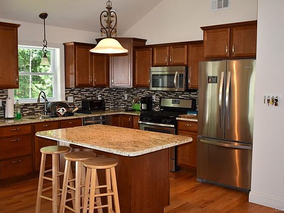 2nd image of 18 Dandee Cir