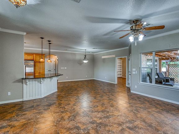 4th image of 1863 Greenwood Lane