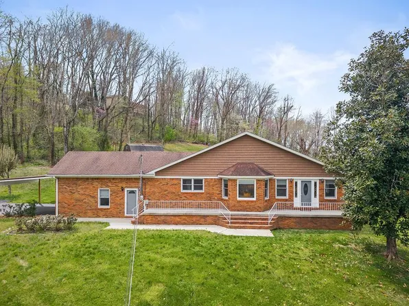 817 Peach Dr, Livingston, TN 38570