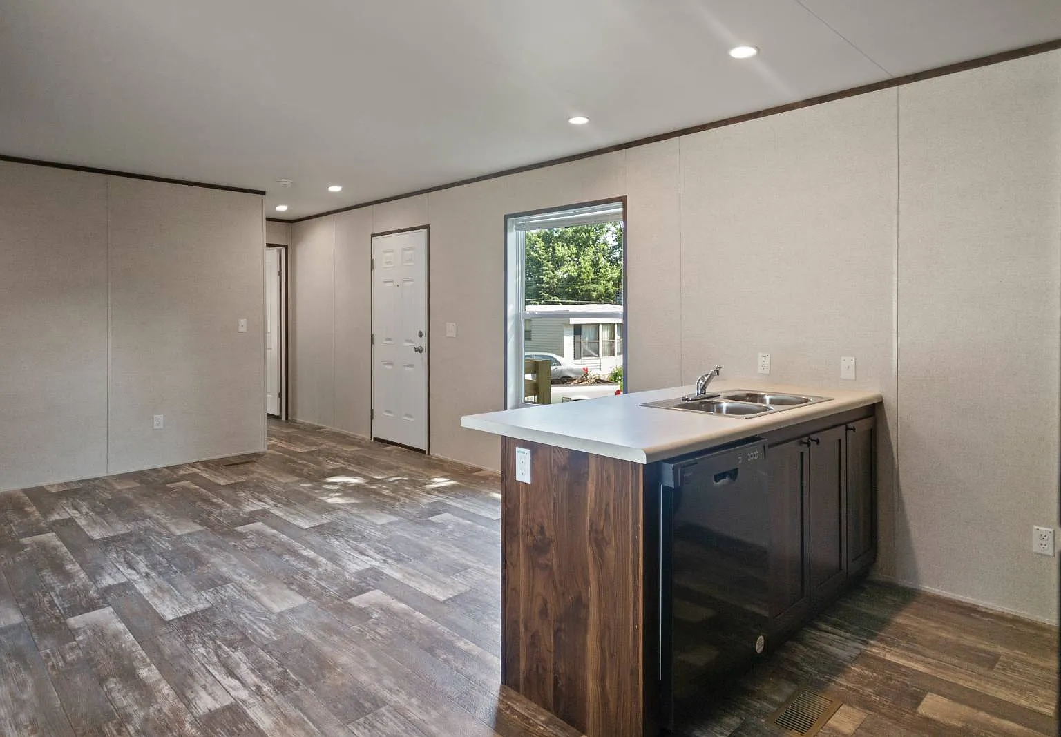 2 bed, 2.0 bath, 890 sqft, $1,200 — Photo 4