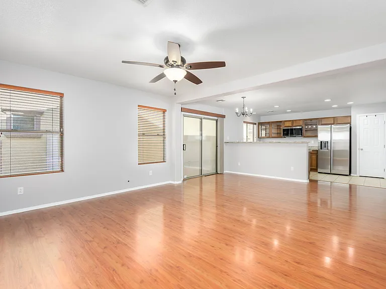 5815 E Grove Ave — Photo 9