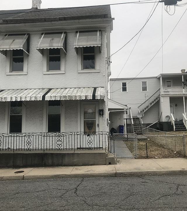 1st image of 140 E Lee St