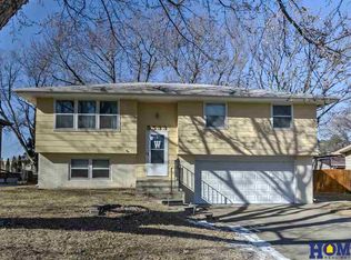 5533 Stonecliffe Dr, Lincoln, NE 68516