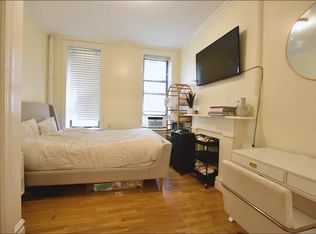 266 W 11th St, New York, NY 10014