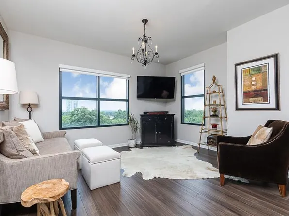 3040 Peachtree Rd, Atlanta, GA 30305