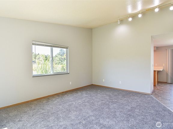 3rd image of 1414 128th Drive NE