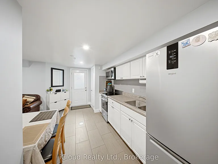 1226 Lansdowne Ave #BASEMENT — Photo 4