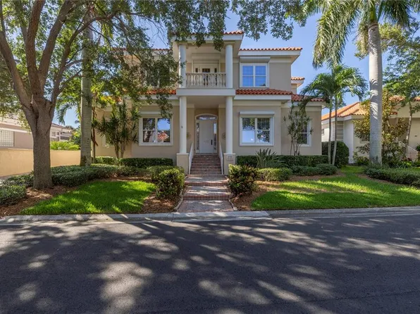 4710 Dolphin Cay Ln S, Saint Petersburg, FL 33711