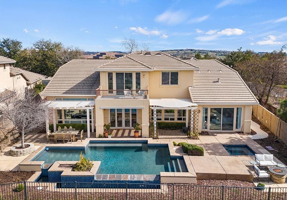 1st image of 1110 Terracina Dr