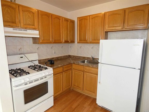 3rd image of 214-43 Jamaica Ave #2F